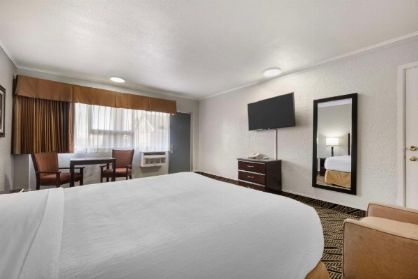 Best Western Red Carpet Inn image 12